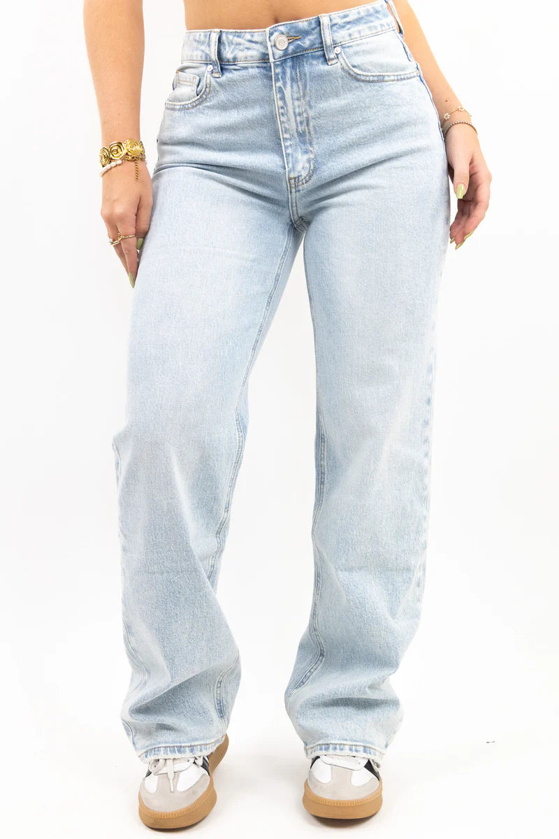 CHARLOTTE™ | Everyday Straight-Leg Jeans