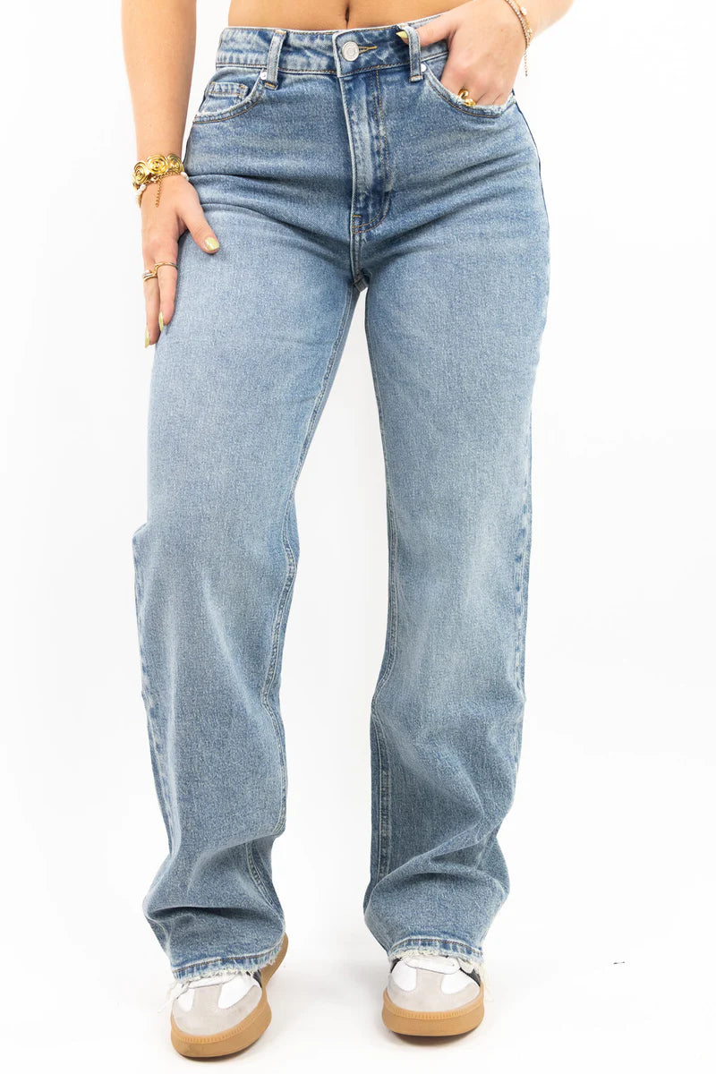 CHARLOTTE™ | Everyday Straight-Leg Jeans