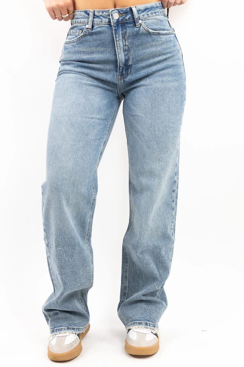 CHARLOTTE™ | Everyday Straight-Leg Jeans
