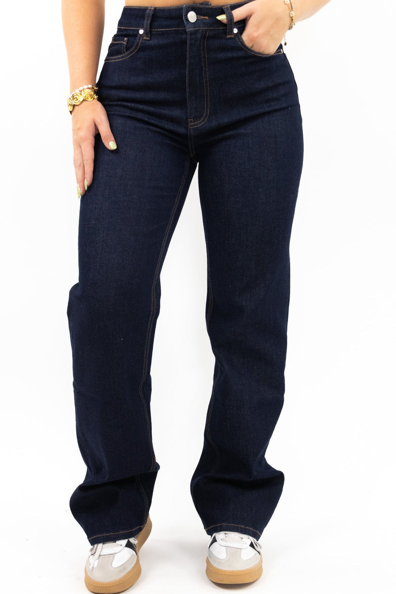 CHARLOTTE™ | Everyday Straight-Leg Jeans