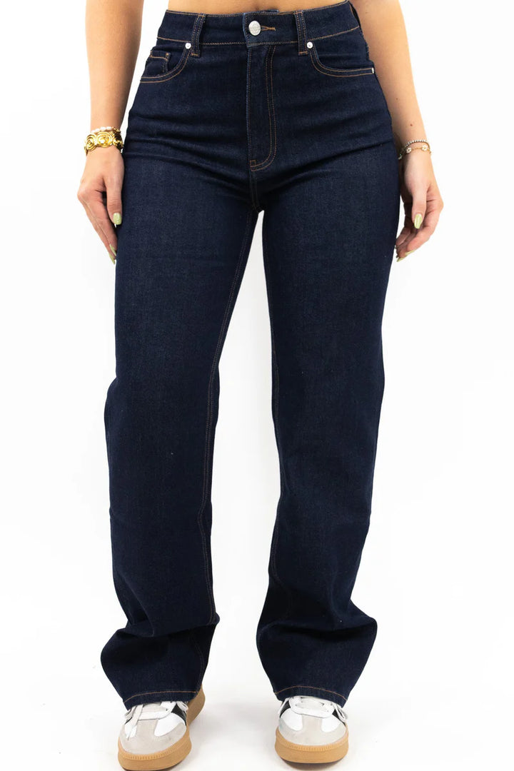 CHARLOTTE™ | Everyday Straight-Leg Jeans