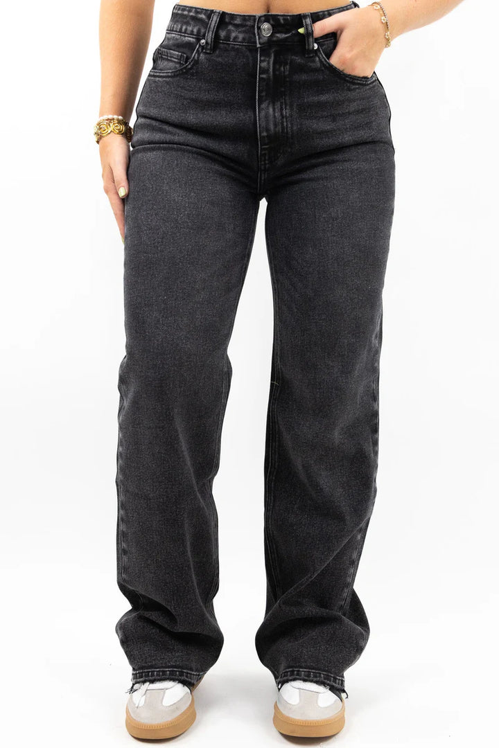 CHARLOTTE™ | Everyday Straight-Leg Jeans