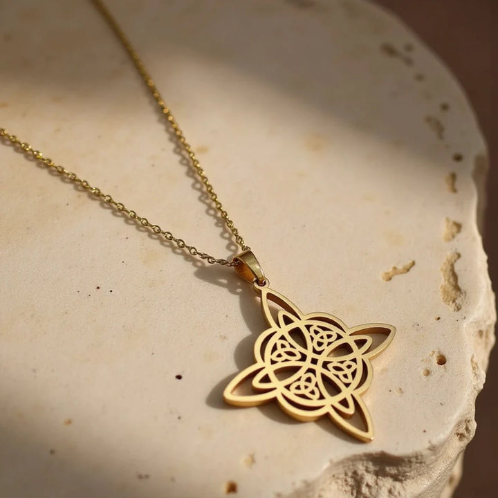 ELISABETH™ | Eternal Knot Pendant