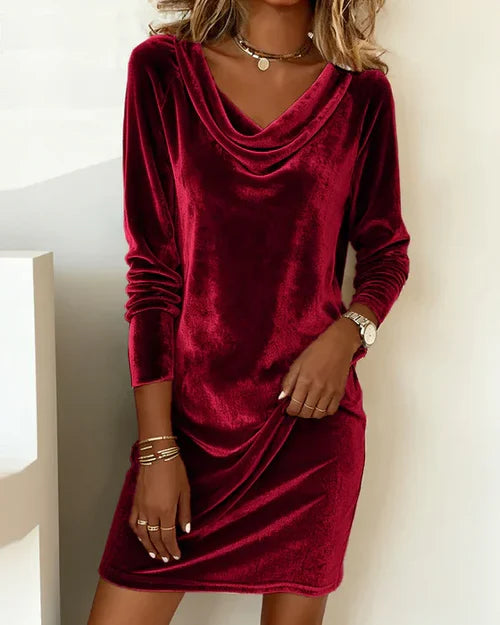 LUNORI™ | Flattering Velvet Dress