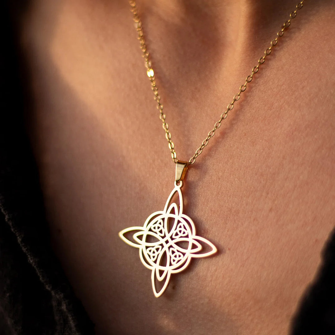 ELISABETH™ | Eternal Knot Pendant