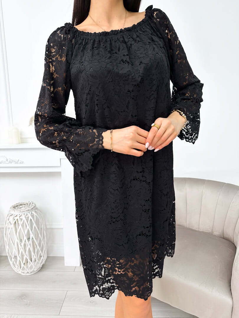 QAMRA™ | Romantic Lace Evening Dress